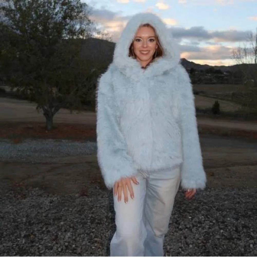 Women's Short Faux Fur Jacket - Wild Fable™ Light Aqua Blue XXL - Picture 4 of 8